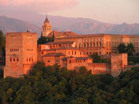 Alhambra de Granada, una ciudad palatina andalus