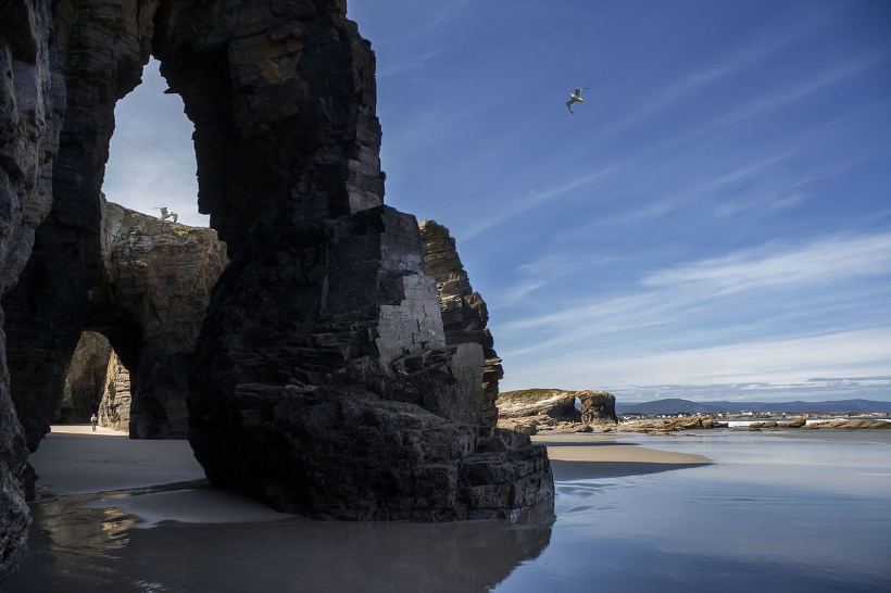 Playa de Las Catedrales, espectaculares acantilados con forma de arcos