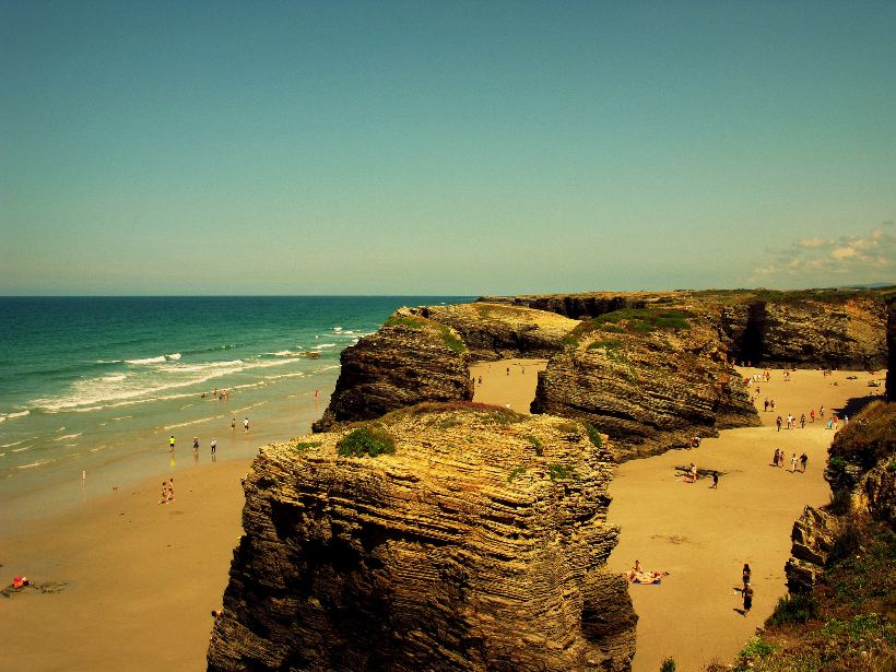 Playa de Las Catedrales, espectaculares acantilados con forma de arcos