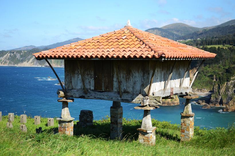 Campo de La Regalina, impresionantes vistas de la costa asturiana