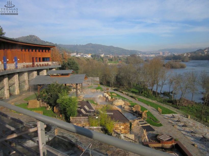 Conjunto de termas a la orilla del Miño en Orense, algunas son públicas y gratuitas