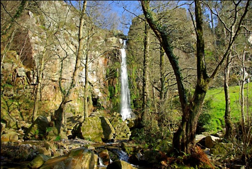 La ruta de las cascadas de Oneta, un conjunto de tres saltos de agua