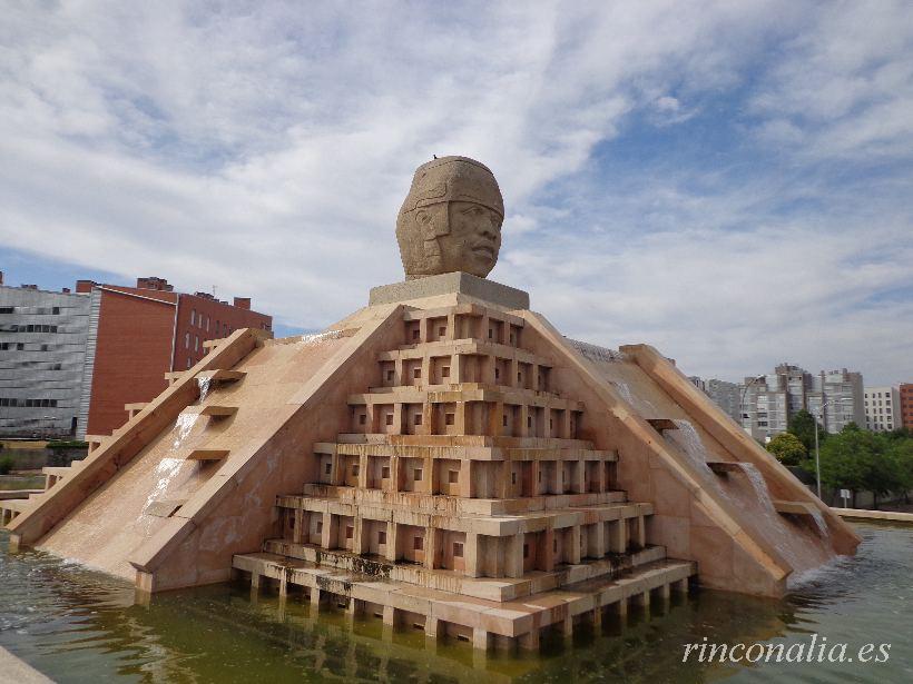 Cabeza Colosal Olmeca Número 8 en Vallecas, una réplica donada por México a Madrid