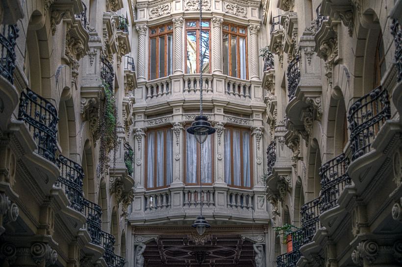 El modernista Pasaje Lodares en Albacete, uno de los tres que se conservan en España