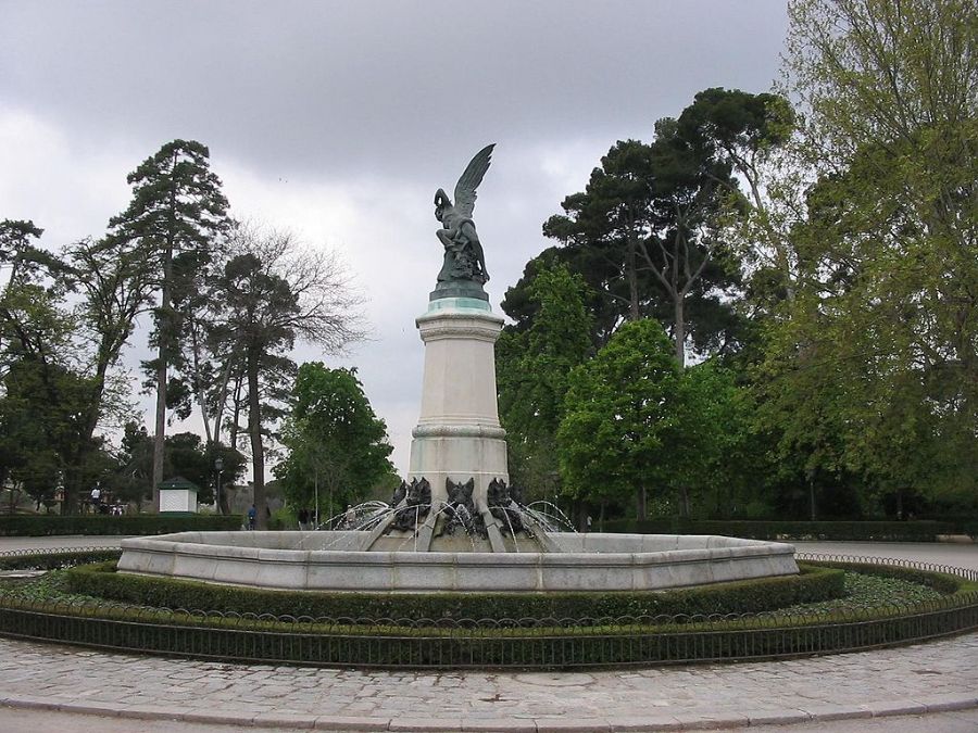 Monumento al Ángel Caído, una de las pocas estatuas del mundo dedicadas a Lucifer