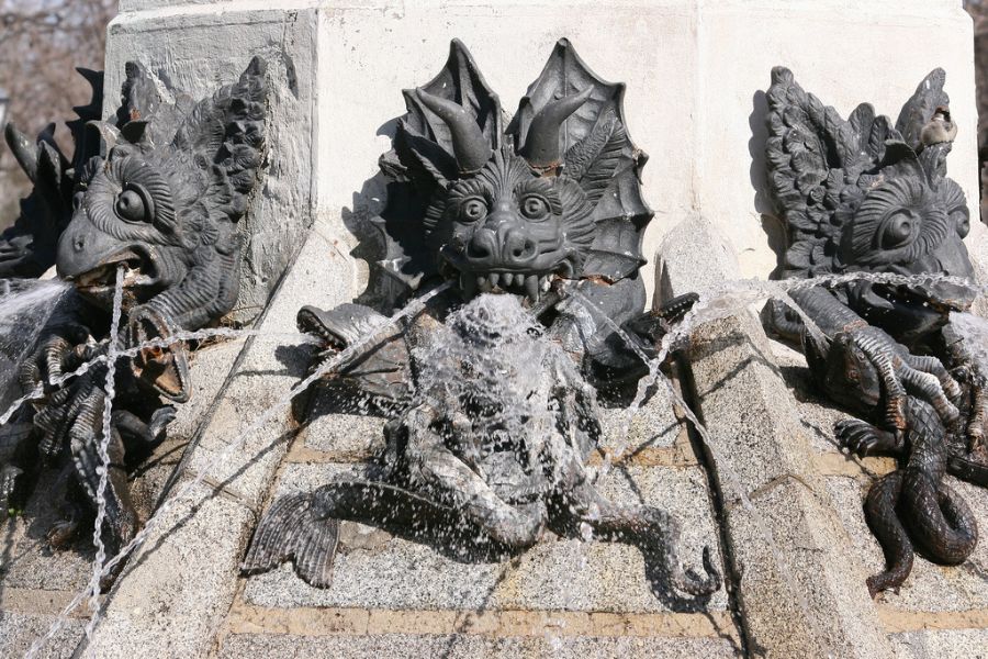 Monumento al Ángel Caído, una de las pocas estatuas del mundo dedicadas a Lucifer