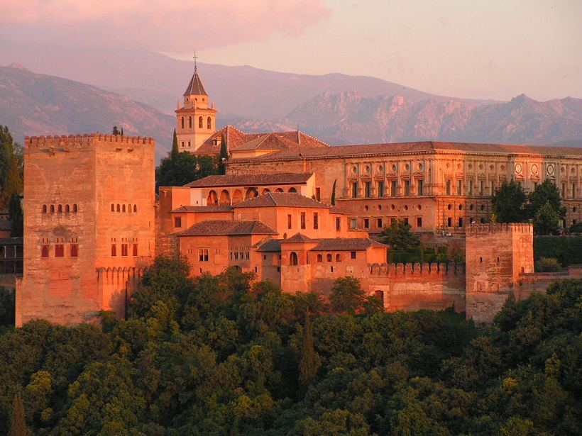 Alhambra de Granada, una ciudad palatina andalusí