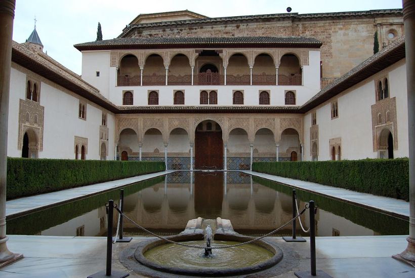 Alhambra de Granada, una ciudad palatina andalusí