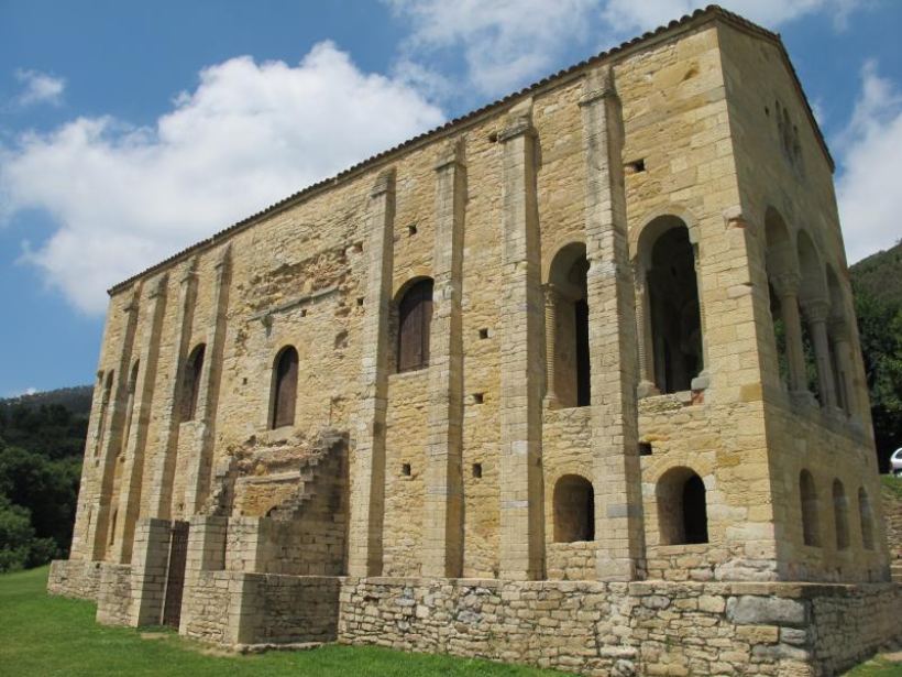 Santa María del Naranco, un templo de origen prerrománico
