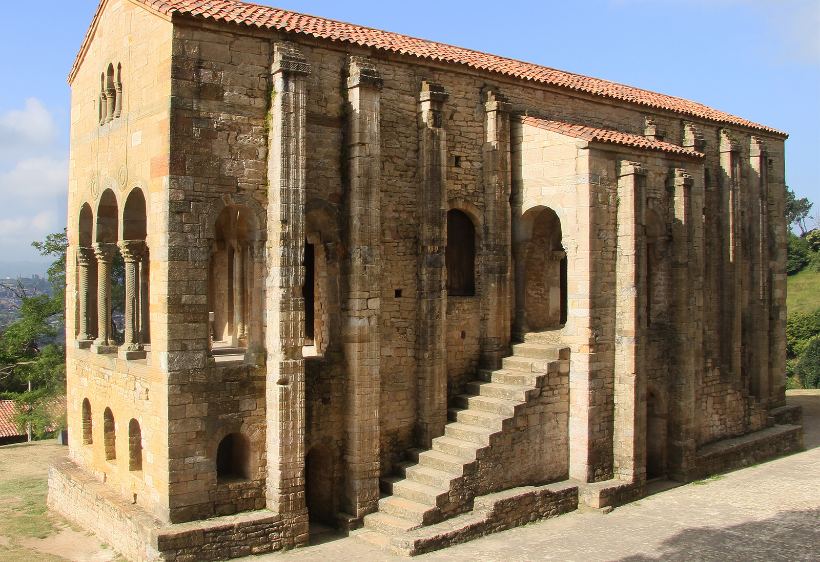 Santa María del Naranco, un templo de origen prerrománico