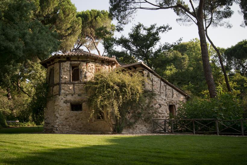 Jardín Histórico El Capricho, cuyo origen se remonta a finales del siglo XVIII