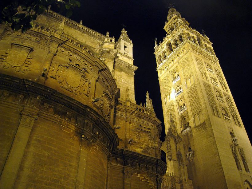 La Giralda de Sevilla, fue el minarete de la antigua mezquita de la ciudad