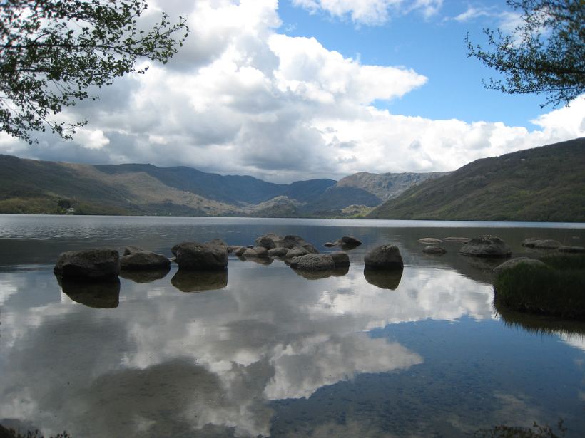 Lago de Sanabria, el lago mas grande de España y el mayor de Europa de origen glaciar