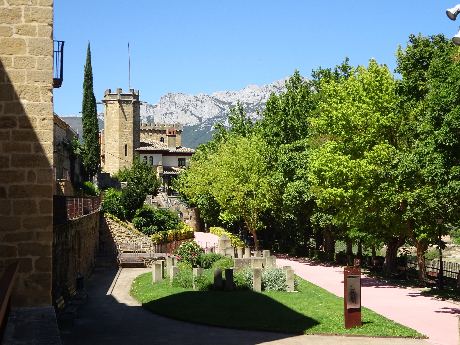 Laguardia, uno de los pueblos medievales ms bonitos de Espaa, con un cierto aire a la Toscana