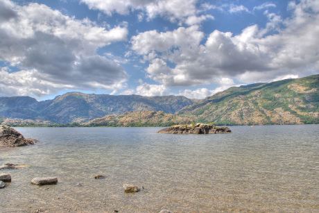 Lago de Sanabria, el lago mas grande de Espaa y el mayor de Europa de origen glaciar